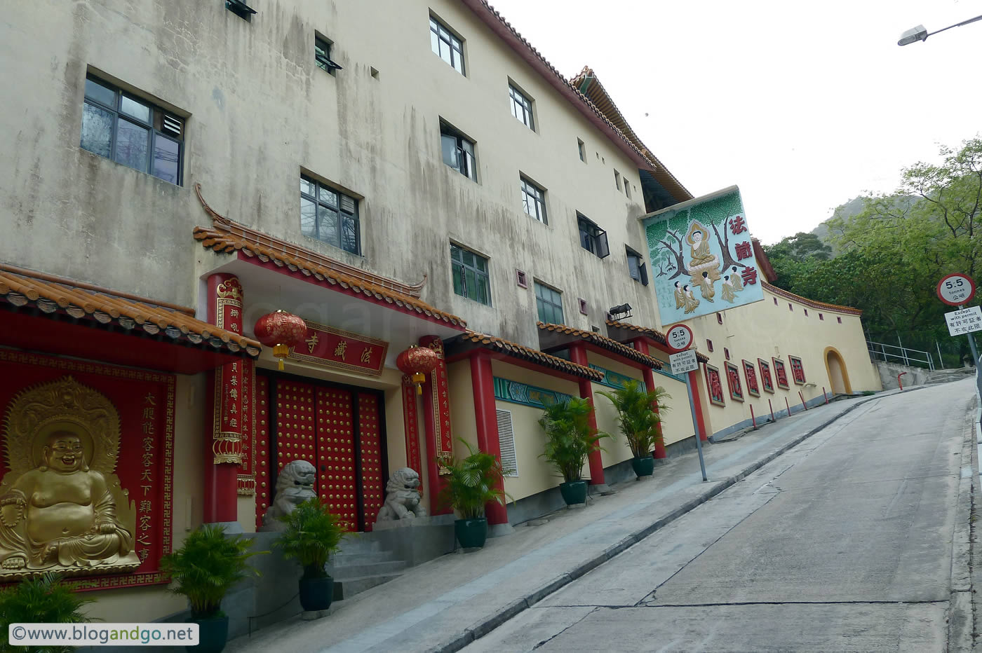 Shatin Pass Road - Hill Fat Jong Temple